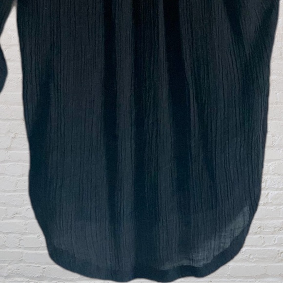 SIGNATURE STUDIO TEXTURED BLOUSE TOP W/ ADJUSTABLE SLEEVES & POCKETS - Picture 9 of 11